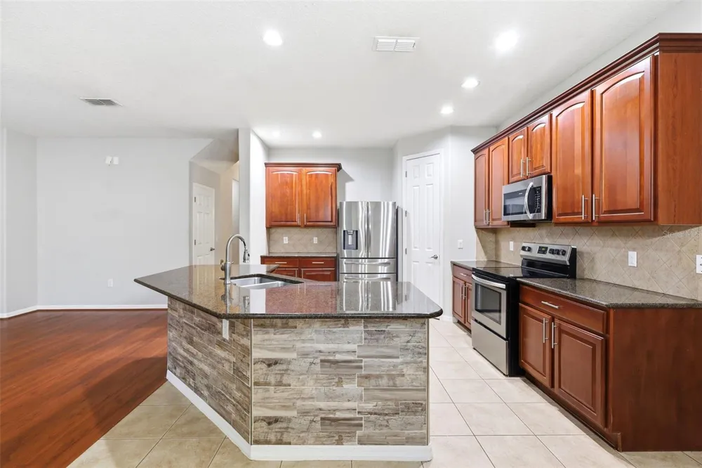 109 ELISSAR DRIVE Debary, FL 32713
