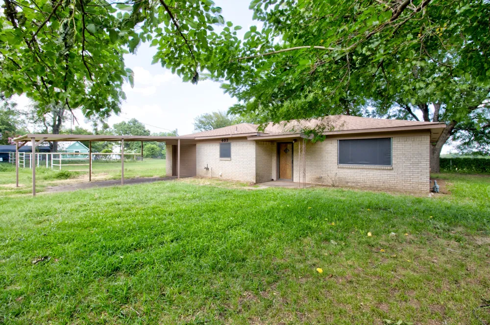 403 S Broadway Street Collinsville, TX 76233