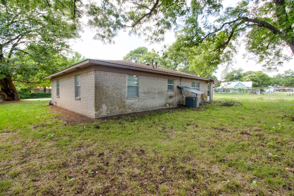 403 S Broadway Street Collinsville, TX 76233