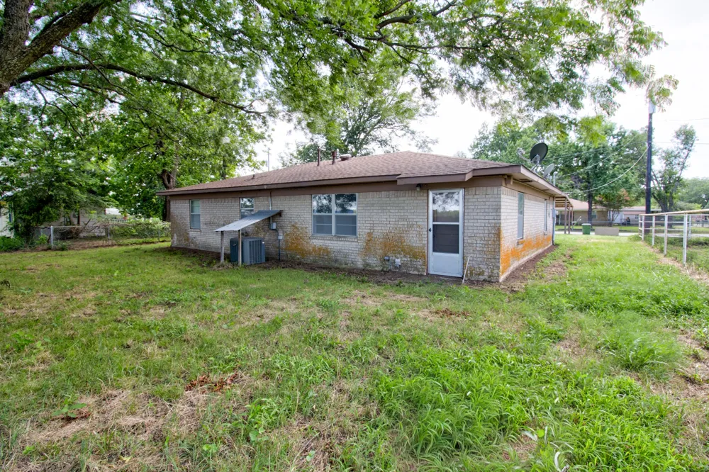 403 S Broadway Street Collinsville, TX 76233