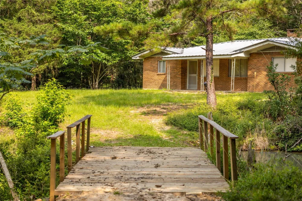 5326 Hwy 190w North Side Woodville, TX 75979
