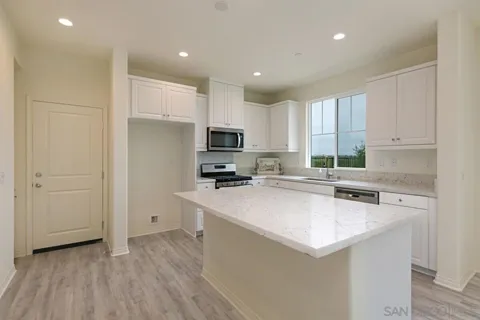 501 Turnstone Ln