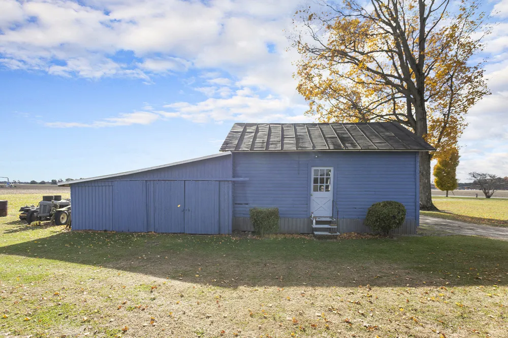 55637 Bennett Road Leonidas, MI 49066