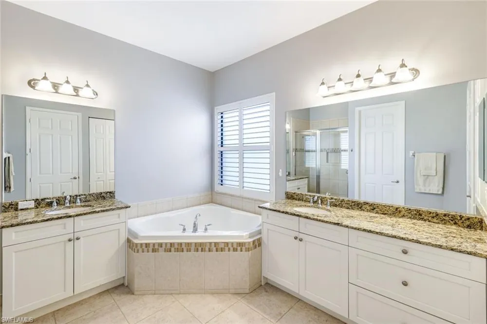 3224 Pacific Drive Naples, FL 34119