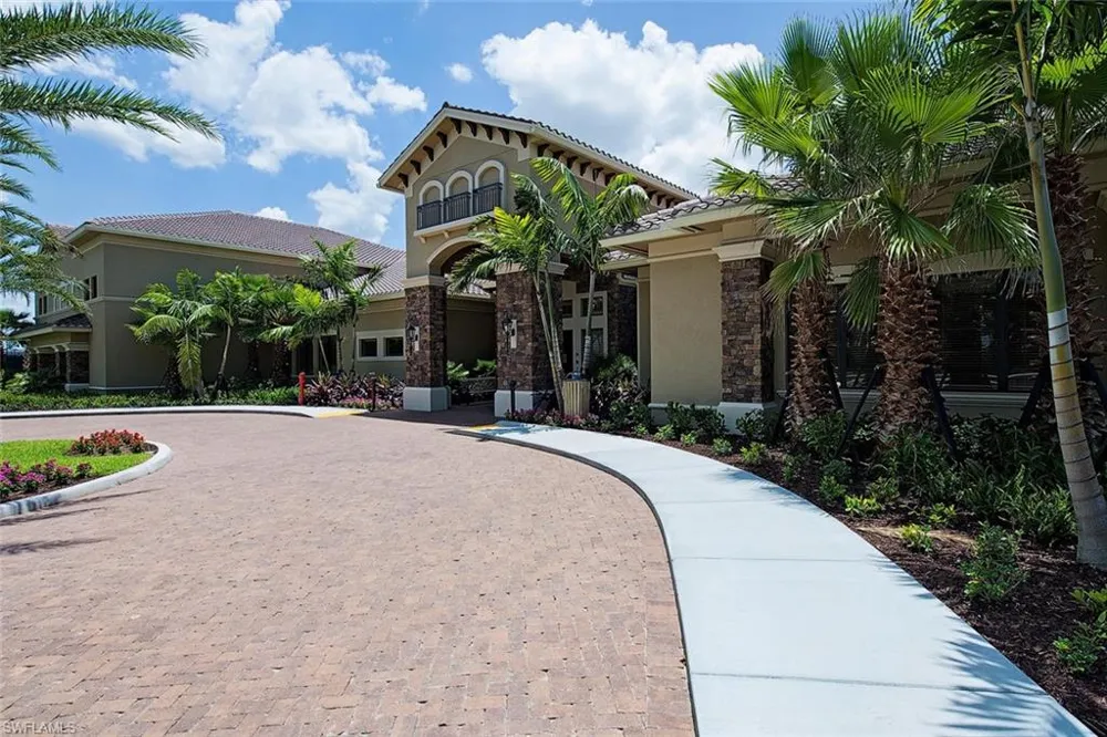 3224 Pacific Drive Naples, FL 34119
