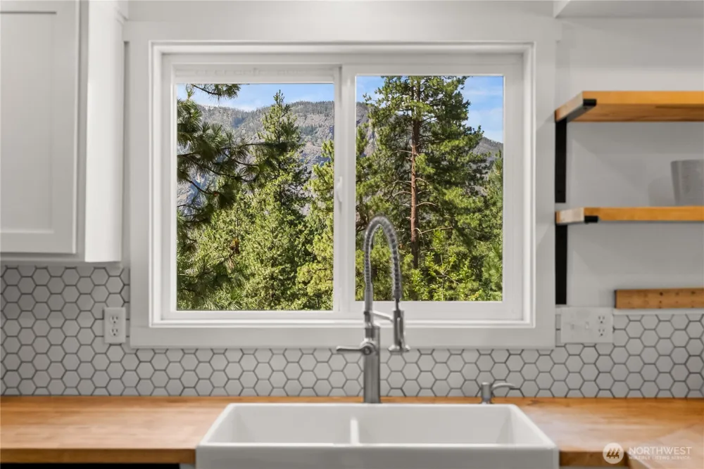 32 Crabapple Road Winthrop, WA 98862