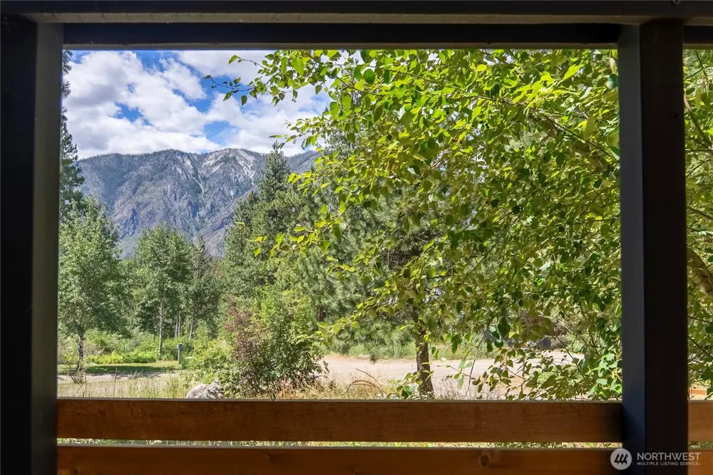 32 Crabapple Road Winthrop, WA 98862