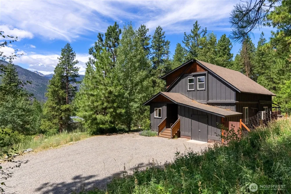 32 Crabapple Road Winthrop, WA 98862