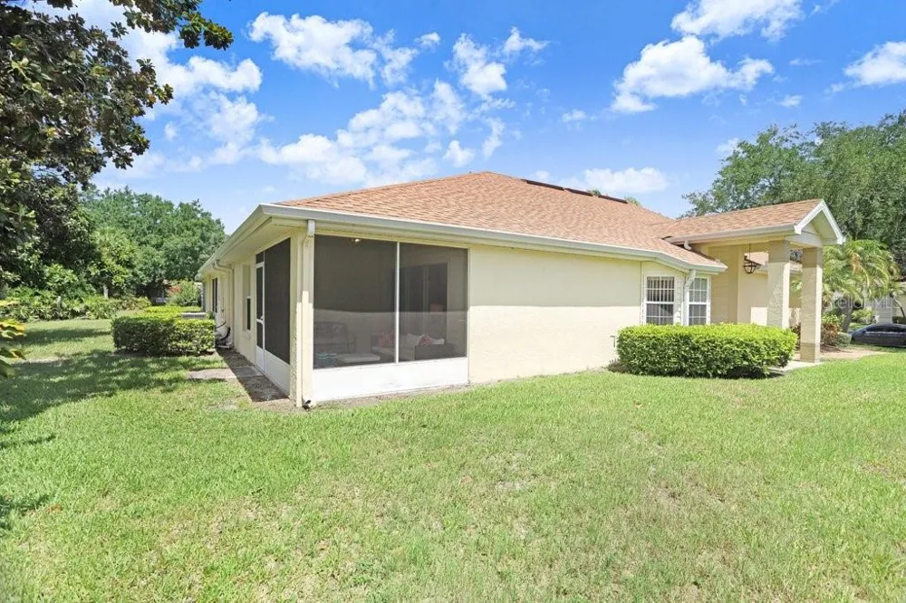 2418 NEW HAVEN CIRCLE #83 Sun City Center, FL 33573