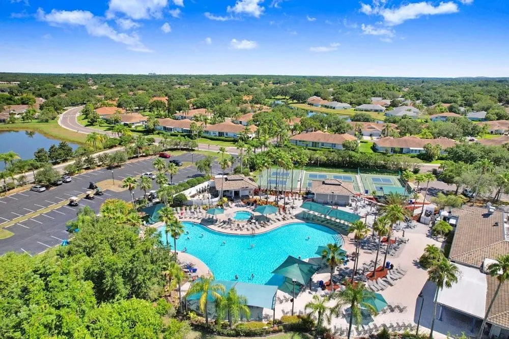 2418 NEW HAVEN CIRCLE #83 Sun City Center, FL 33573