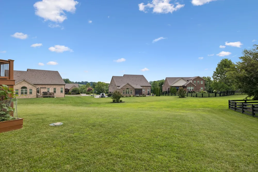 7005 Marwood Dr College Grove, TN 37046