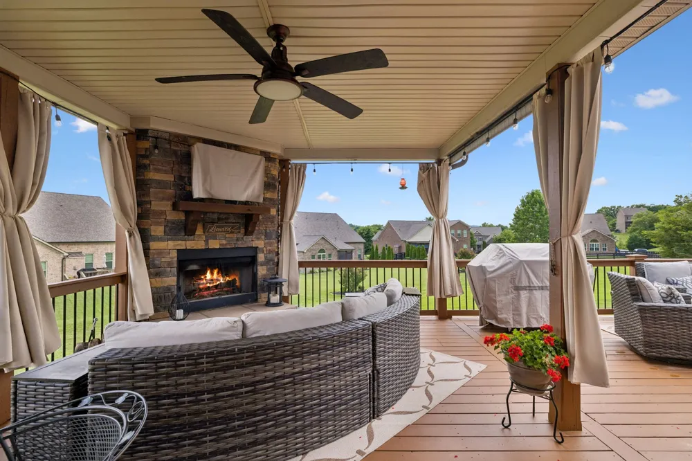 7005 Marwood Dr College Grove, TN 37046