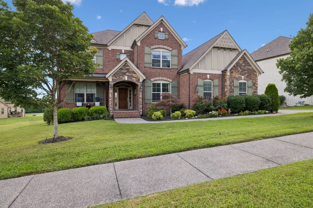 7005 Marwood Dr College Grove, TN 37046