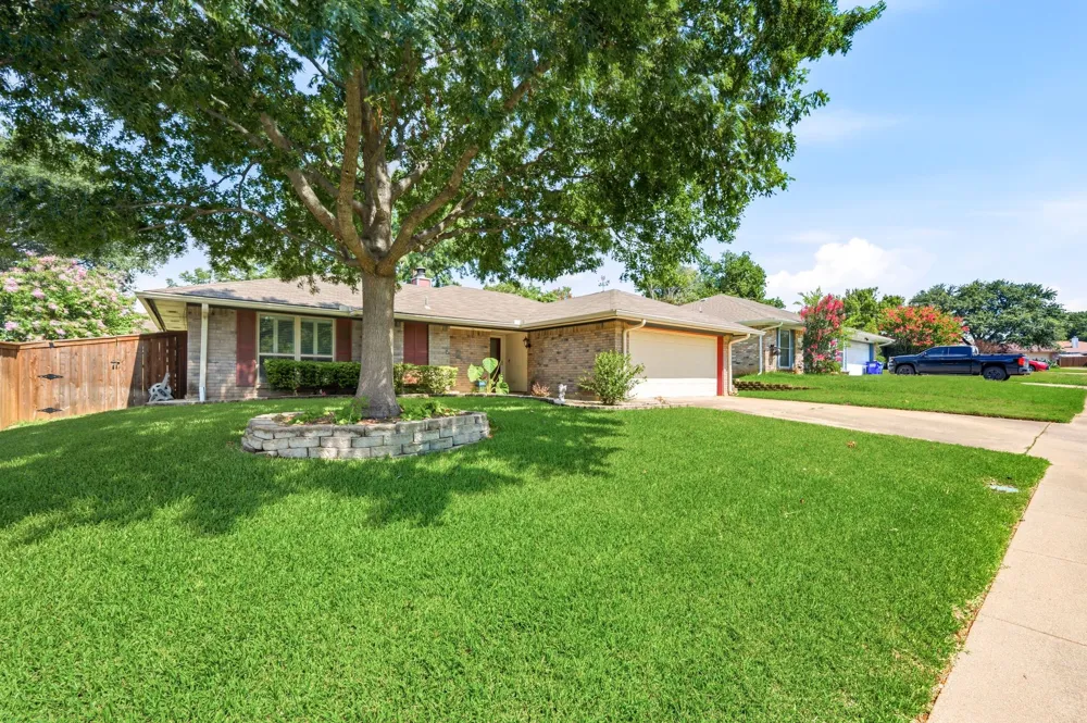 2507 Poppy Lane Euless, TX 76039