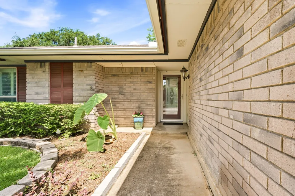2507 Poppy Lane Euless, TX 76039