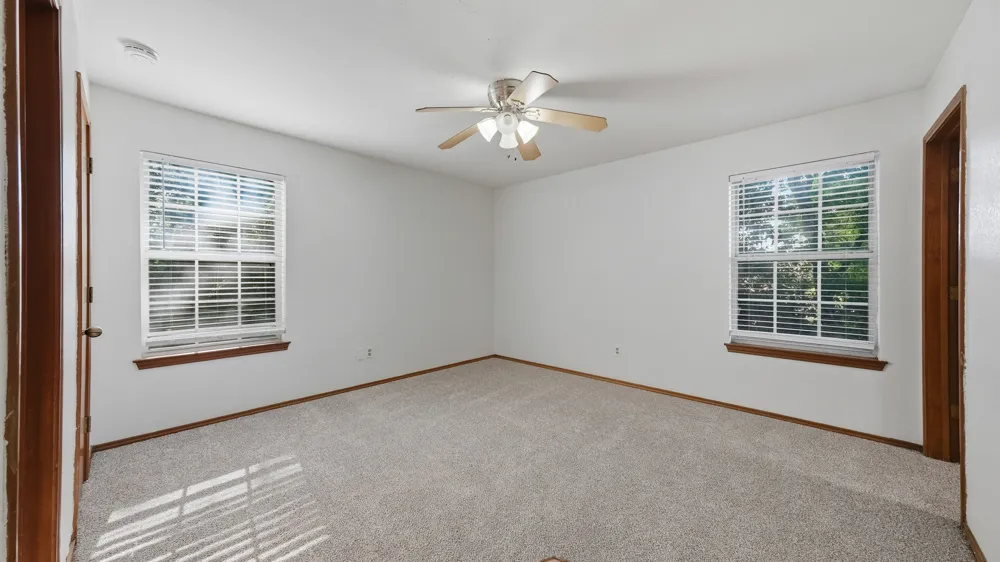 1406 S Elm Street Weatherford, TX 76086