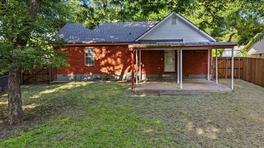 1406 S Elm Street Weatherford, TX 76086