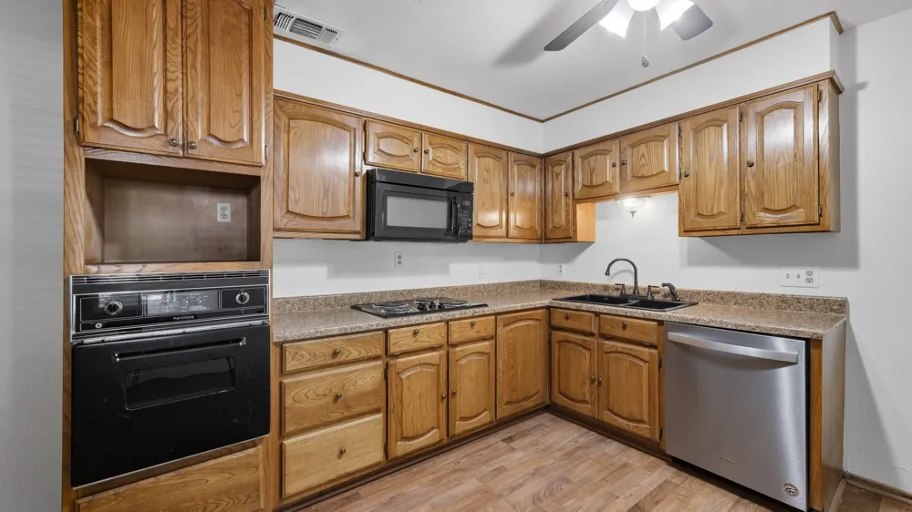 1406 S Elm Street Weatherford, TX 76086