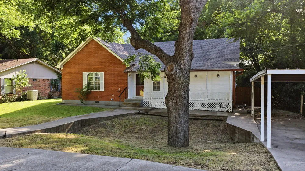 1406 S Elm Street Weatherford, TX 76086