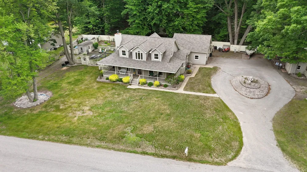 1579 Marilyn Drive Ludington, MI 49431