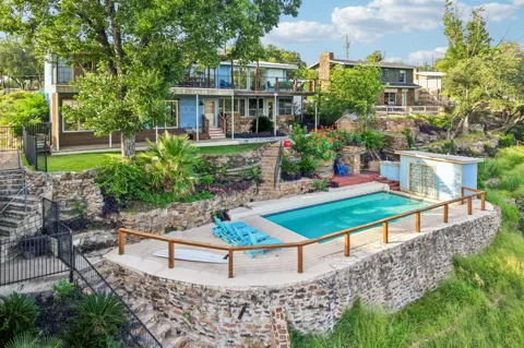 2516 Circle Drive