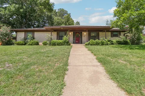 2030 Huntington Drive