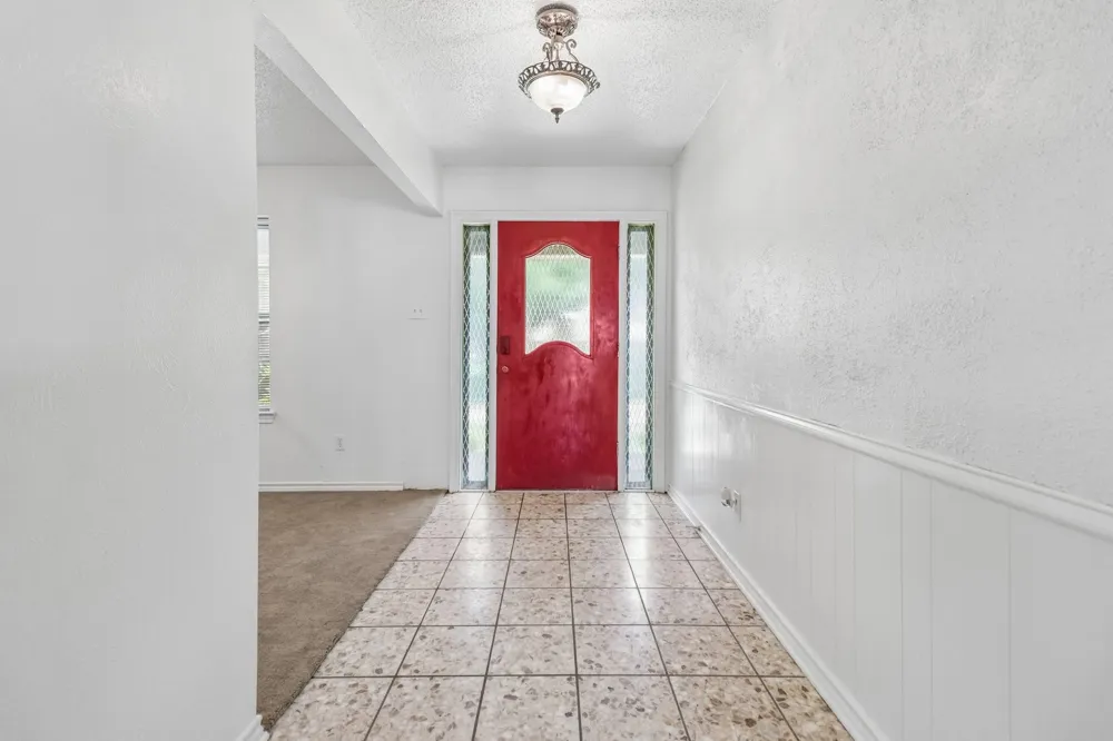 2030 Huntington Drive Grand Prairie, TX 75051