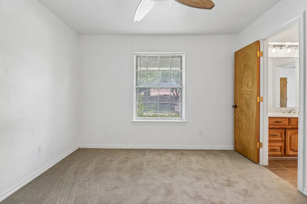 2030 Huntington Drive Grand Prairie, TX 75051