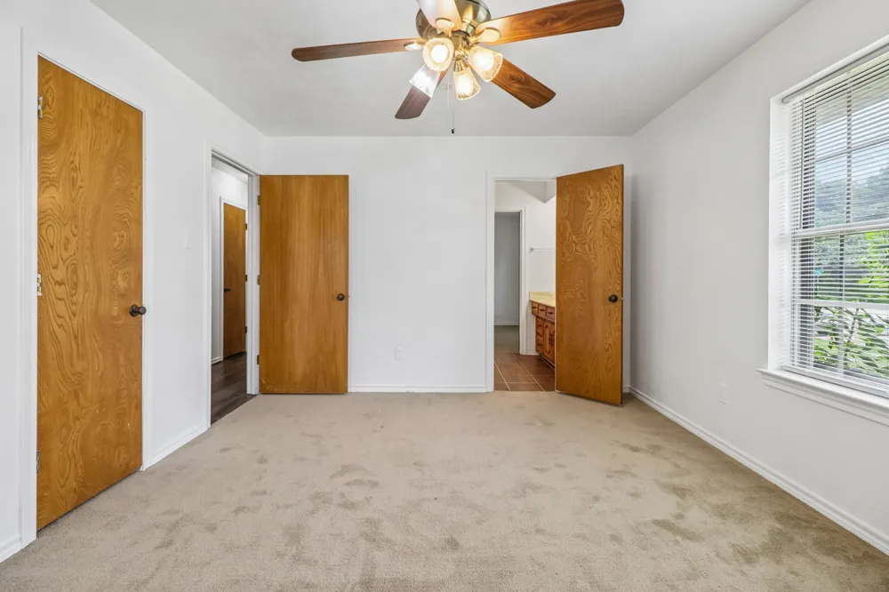 2030 Huntington Drive Grand Prairie, TX 75051