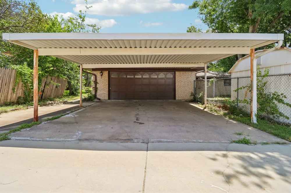 2030 Huntington Drive Grand Prairie, TX 75051