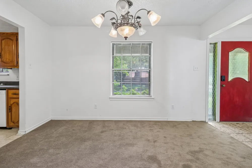 2030 Huntington Drive Grand Prairie, TX 75051