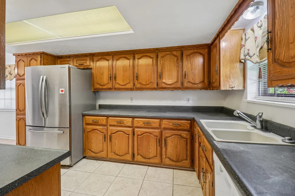 2030 Huntington Drive Grand Prairie, TX 75051