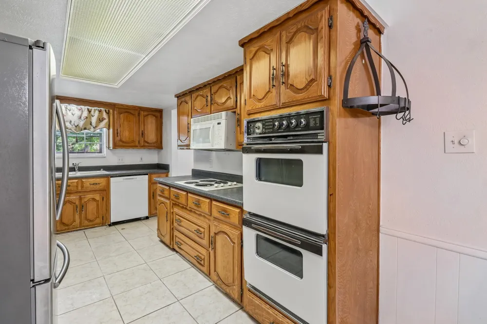 2030 Huntington Drive Grand Prairie, TX 75051