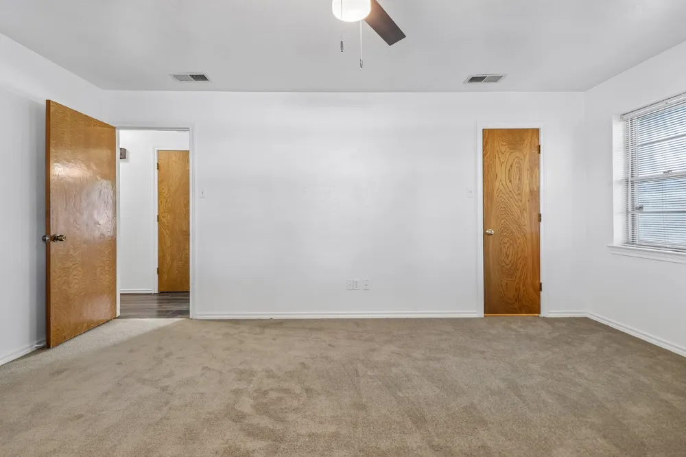 2030 Huntington Drive Grand Prairie, TX 75051