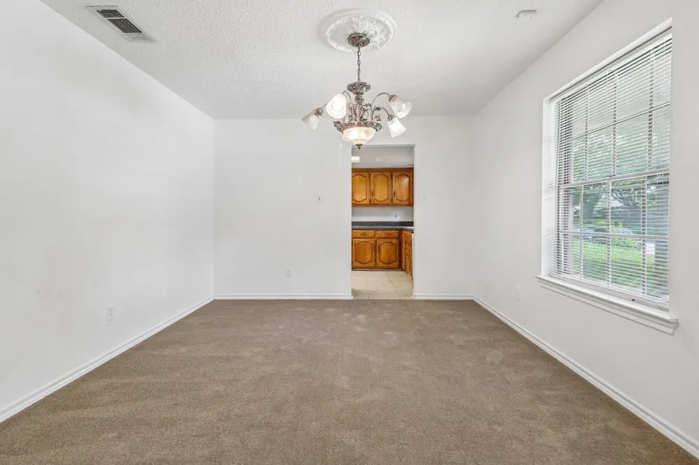 2030 Huntington Drive Grand Prairie, TX 75051