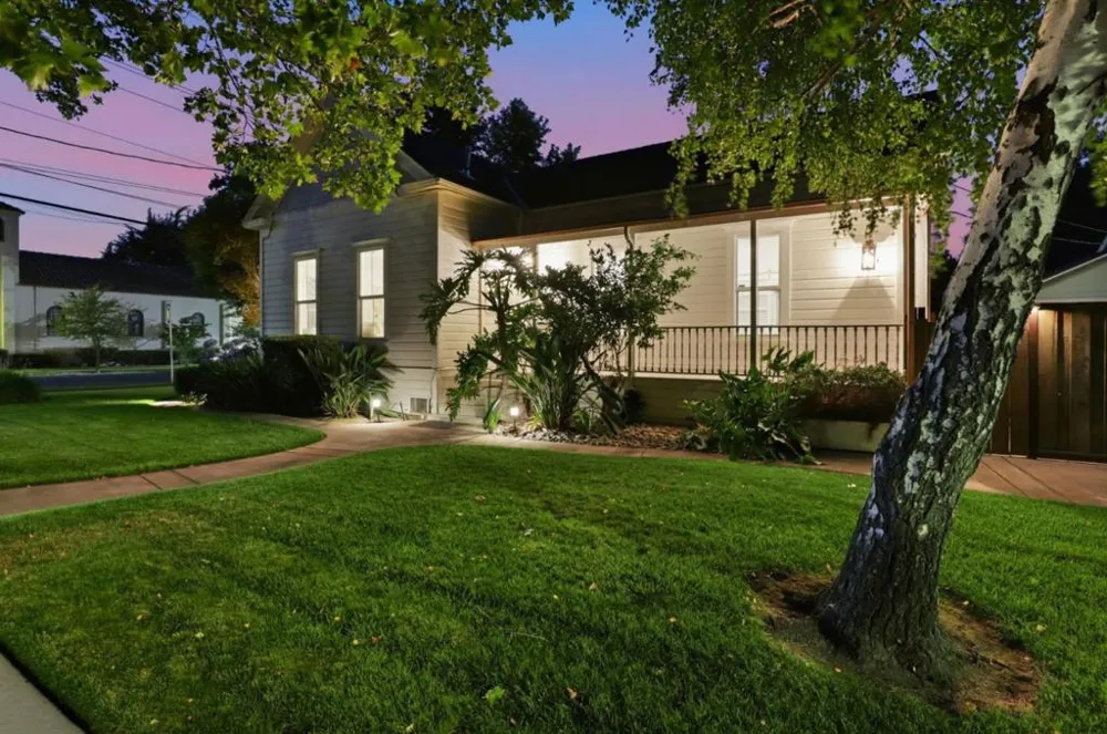 194 4th Street Gilroy, CA 95020