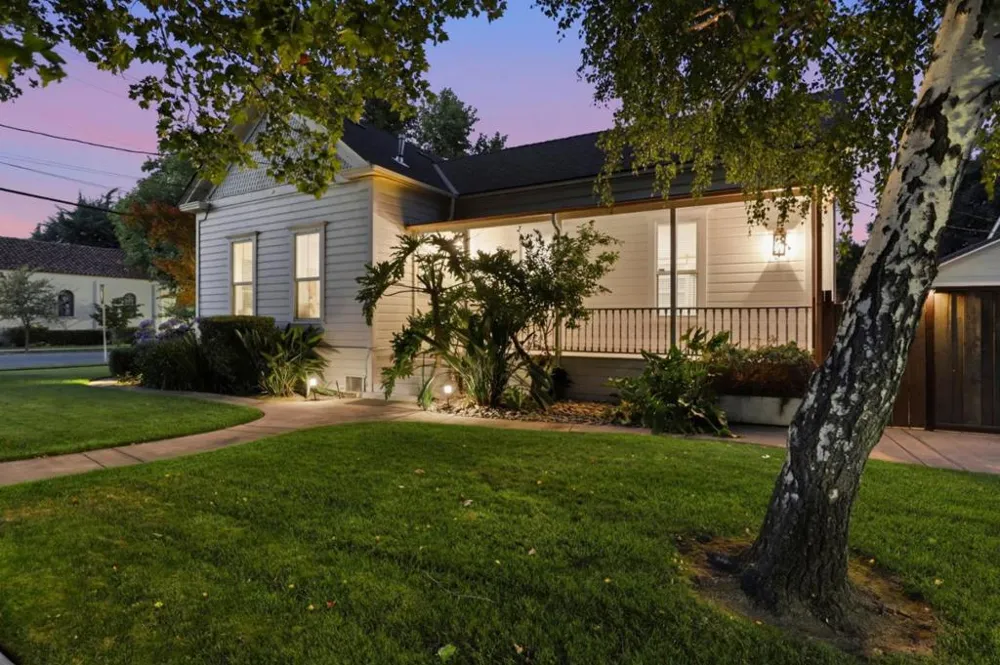 194 4th Street Gilroy, CA 95020