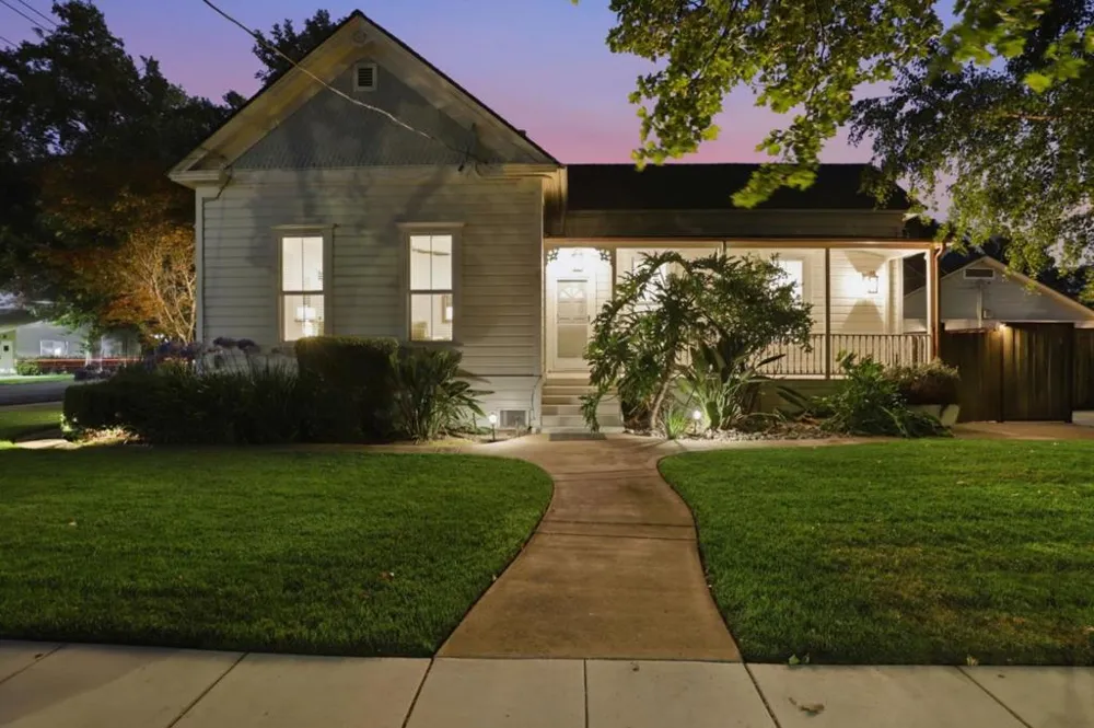 194 4th Street Gilroy, CA 95020