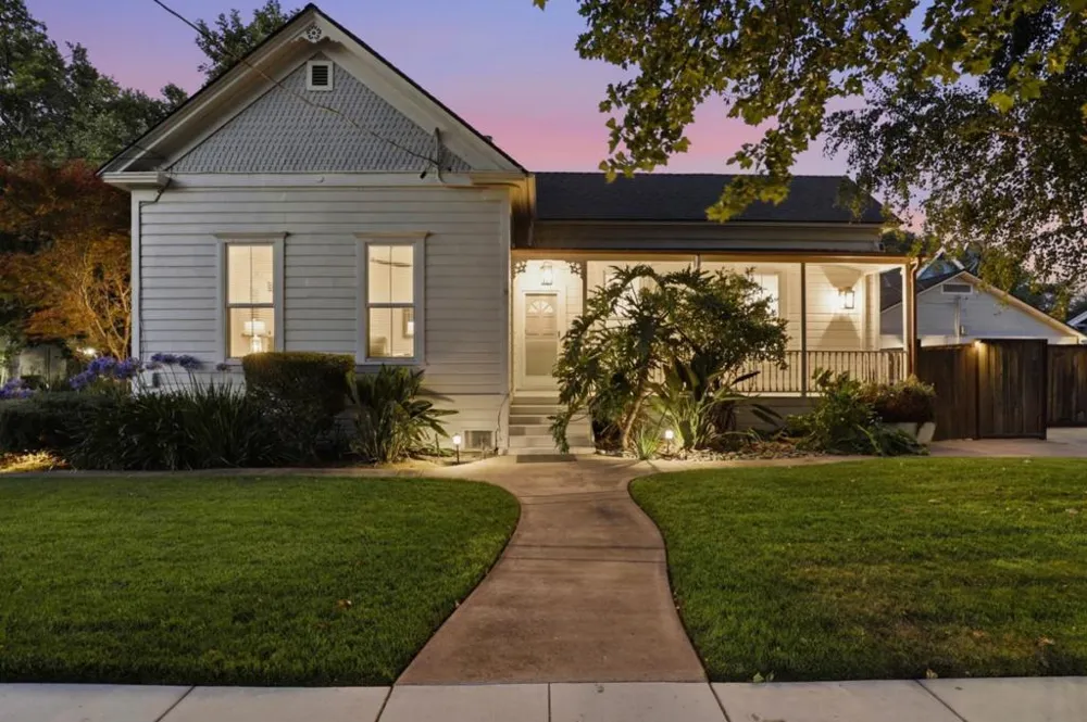 194 4th Street Gilroy, CA 95020