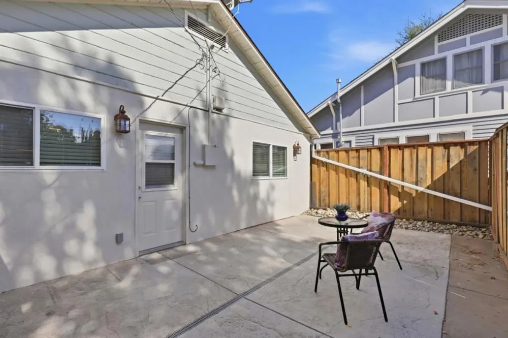 194 4th Street Gilroy, CA 95020
