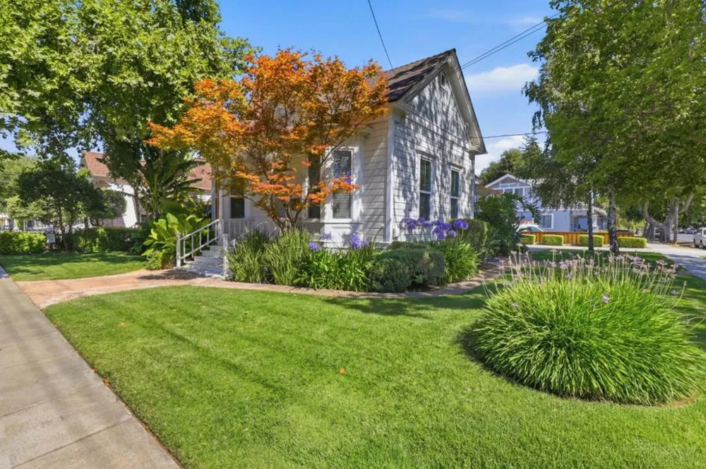 194 4th Street Gilroy, CA 95020