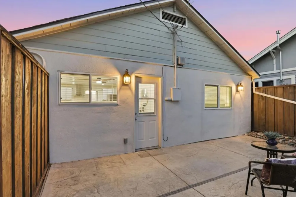 194 4th Street Gilroy, CA 95020