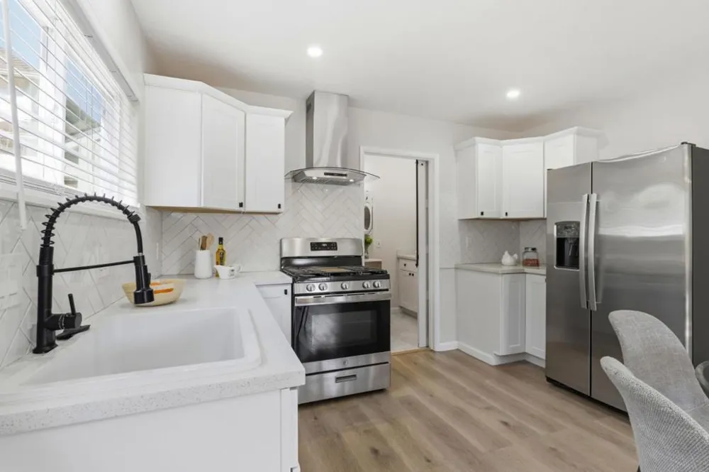 194 4th Street Gilroy, CA 95020