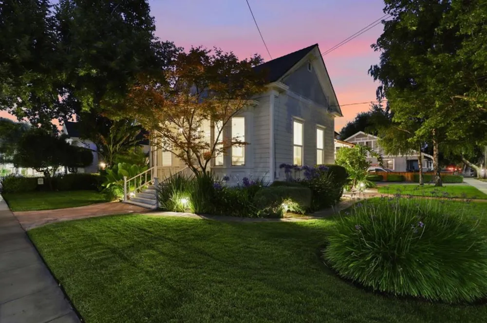 194 4th Street Gilroy, CA 95020