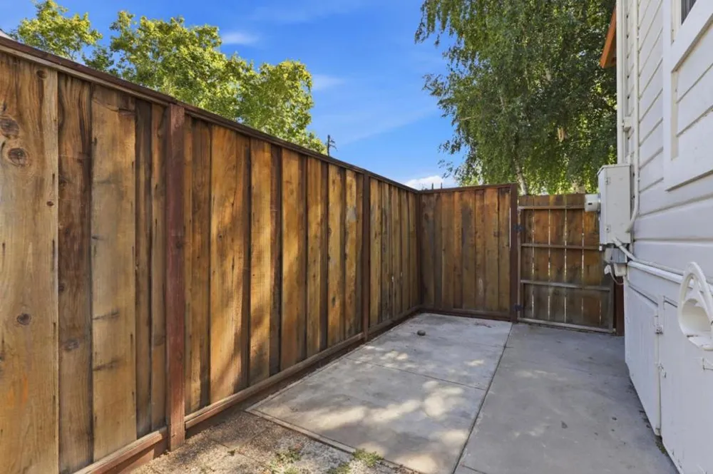 194 4th Street Gilroy, CA 95020
