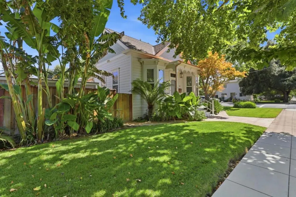 194 4th Street Gilroy, CA 95020