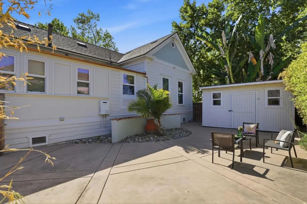 194 4th Street Gilroy, CA 95020