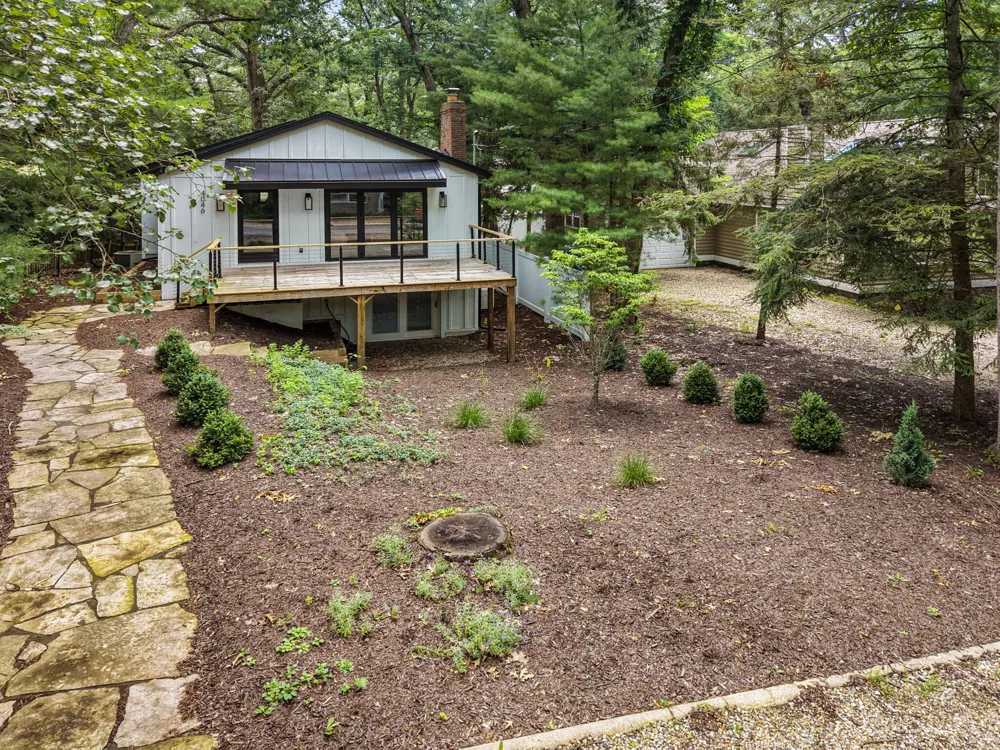 4046 Hillside Trail New Buffalo, MI 49117