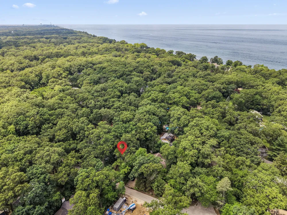 4046 Hillside Trail New Buffalo, MI 49117
