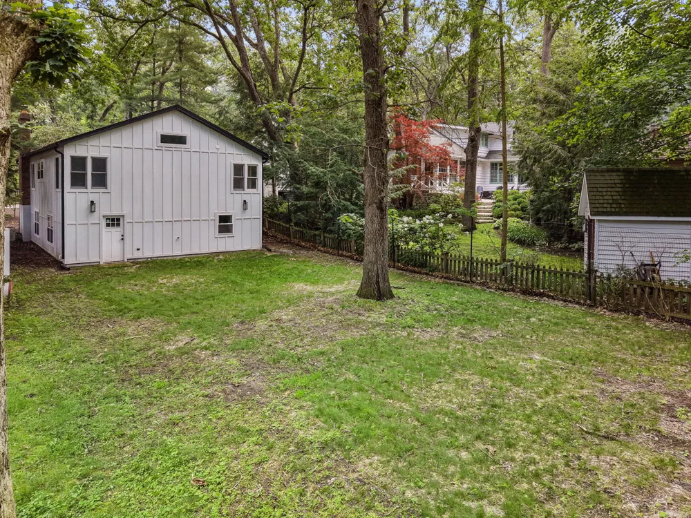4046 Hillside Trail New Buffalo, MI 49117